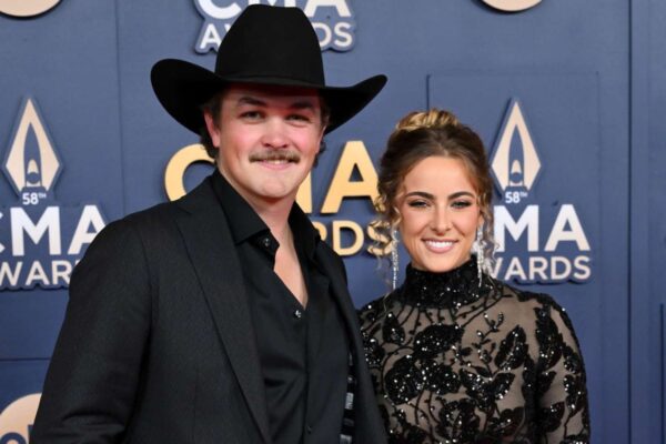 Zach Top Amelia Taylor relationship