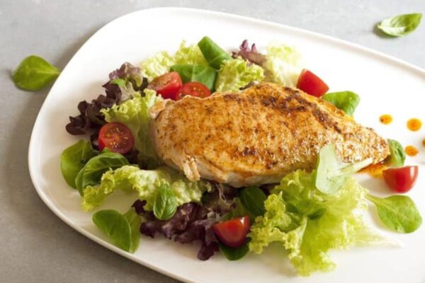 8 oz chicken breast calories