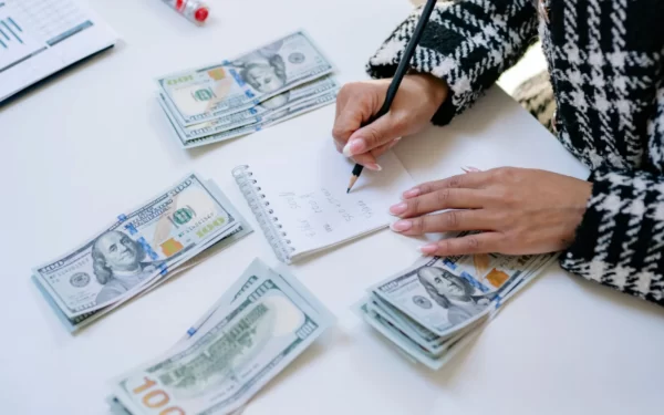 How to Manage Your Personal Finances With Cutting-Edge Trading Tools