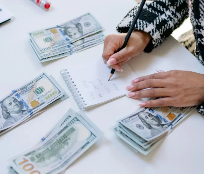 How to Manage Your Personal Finances With Cutting-Edge Trading Tools